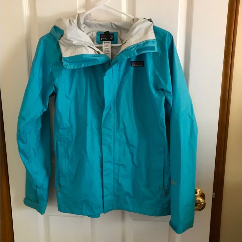Patagonia light weight windbreaker small